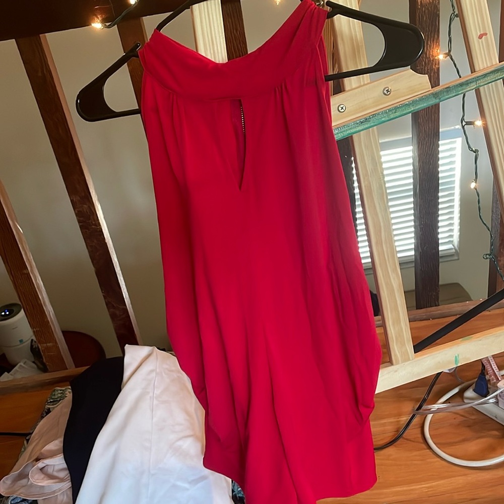 Sleeveless red top